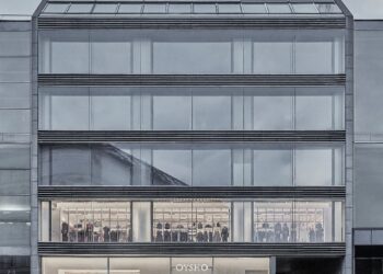 Oysho, la marca de moda deportiva de Inditex, ha impulsado su expansión internacional con su llegada a Alemania tras la apertura de su primera tienda en Berlín, según ha informado este lunes la compañía en un comunicadoOYSHO