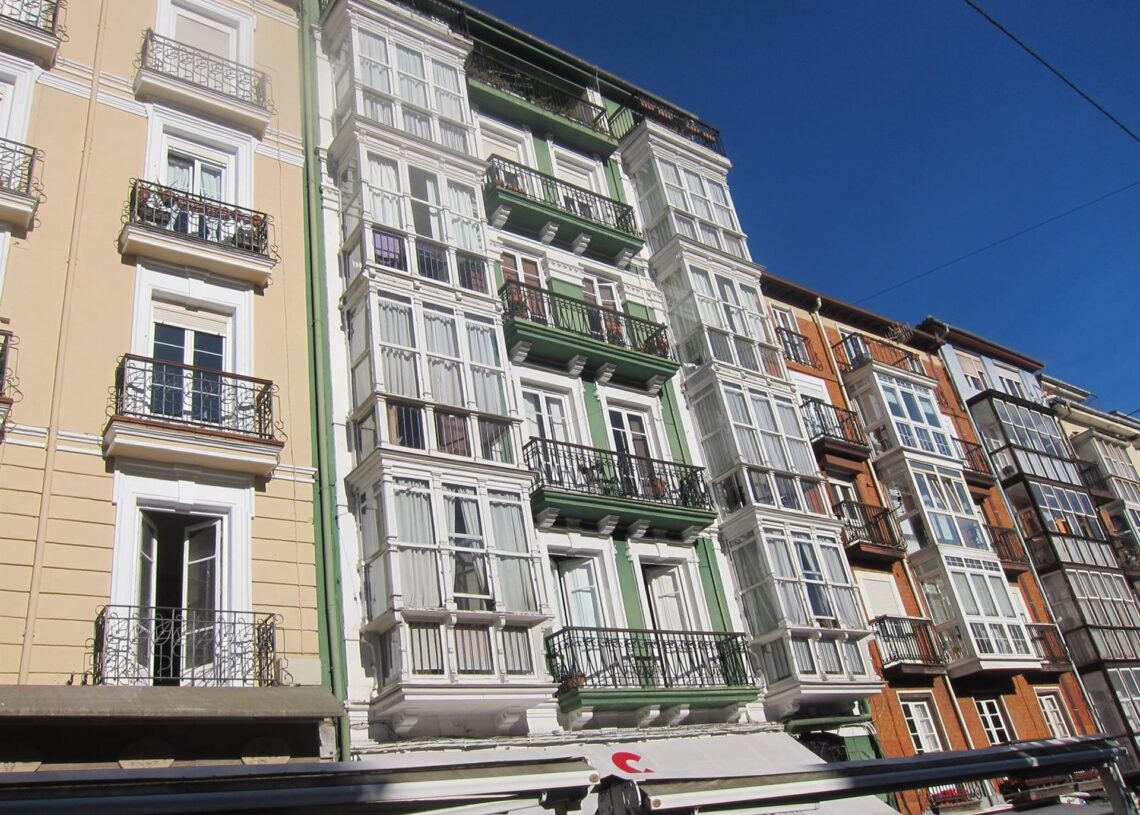 Archivo - Viviendas y pisos.EUROPA PRESS - Archivo