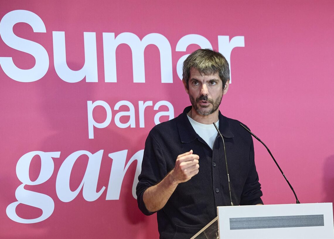 El ministro de Cultura, Ernest Urtasun, durante la conferencia política de Sumar, en el Colegio Oficial de Aparejadores y Arquitectos Técnicos de Madrid, a 22 de noviembre de 2025, en Madrid (España). Jesús Hellín - Europa Press