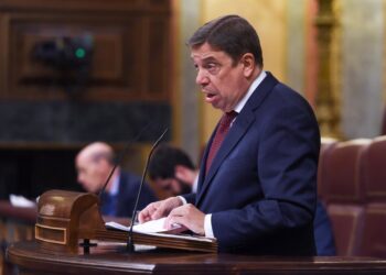 Archivo - El ministro de Agricultura, Pesca y Alimentación, Luis Planas, en una sesión plenaria en el Congreso de los Diputados, a 22 de noviembre de 2022, en Madrid (España). Alberto Ortega - Europa Press - Archivo