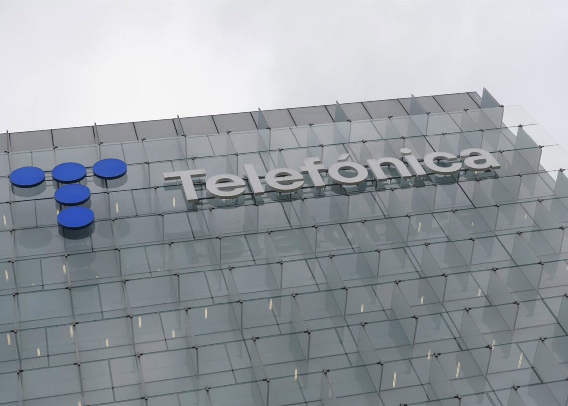 Archivo - Exterior de la sede de Telefónica, en el ensanche de Las Tablas, en el distrito de Fuencarral-El Pardo, a 6 de septiembre de 2023, en Madrid (España).Eduardo Parra - Europa Press - Archivo