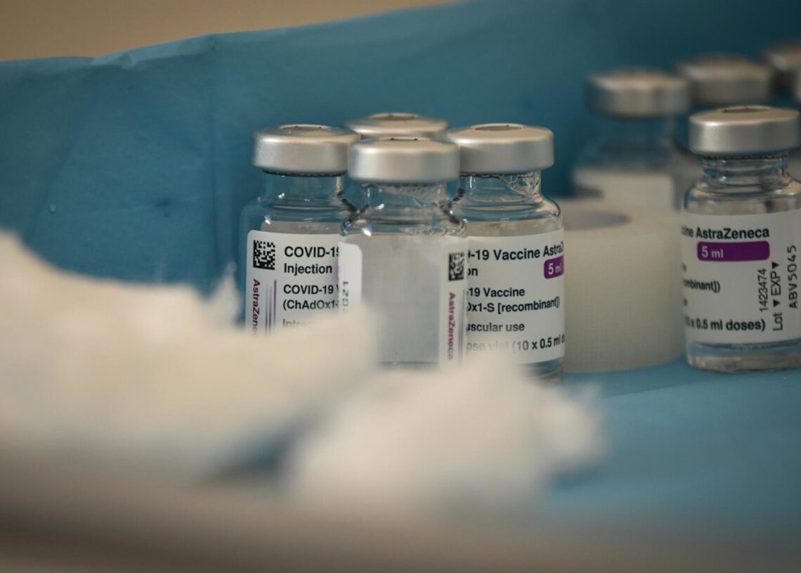 Archivo - Varios viales con la vacuna de AstraZeneca contra la Covid-19Jorge Gil - Europa Press - Archivo