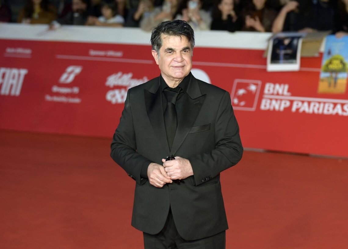 Archivo - El director de cine iraní Jafar Panahi durante la presentación en Roma de su película 'Un simple accidente', en octubre de 2025 (archivo)Europa Press/Contacto/Anna Maria Tinghino