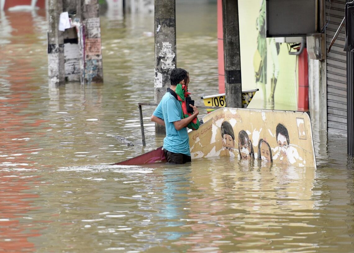 Imagen de archivo de las fuertes inundaciones en Sri Lanka. Europa Press/Contacto/Gayan Sameera