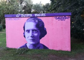 Archivo - Restaurado de nuevo el mural de la maestra Justa FreireFRAVM - Archivo