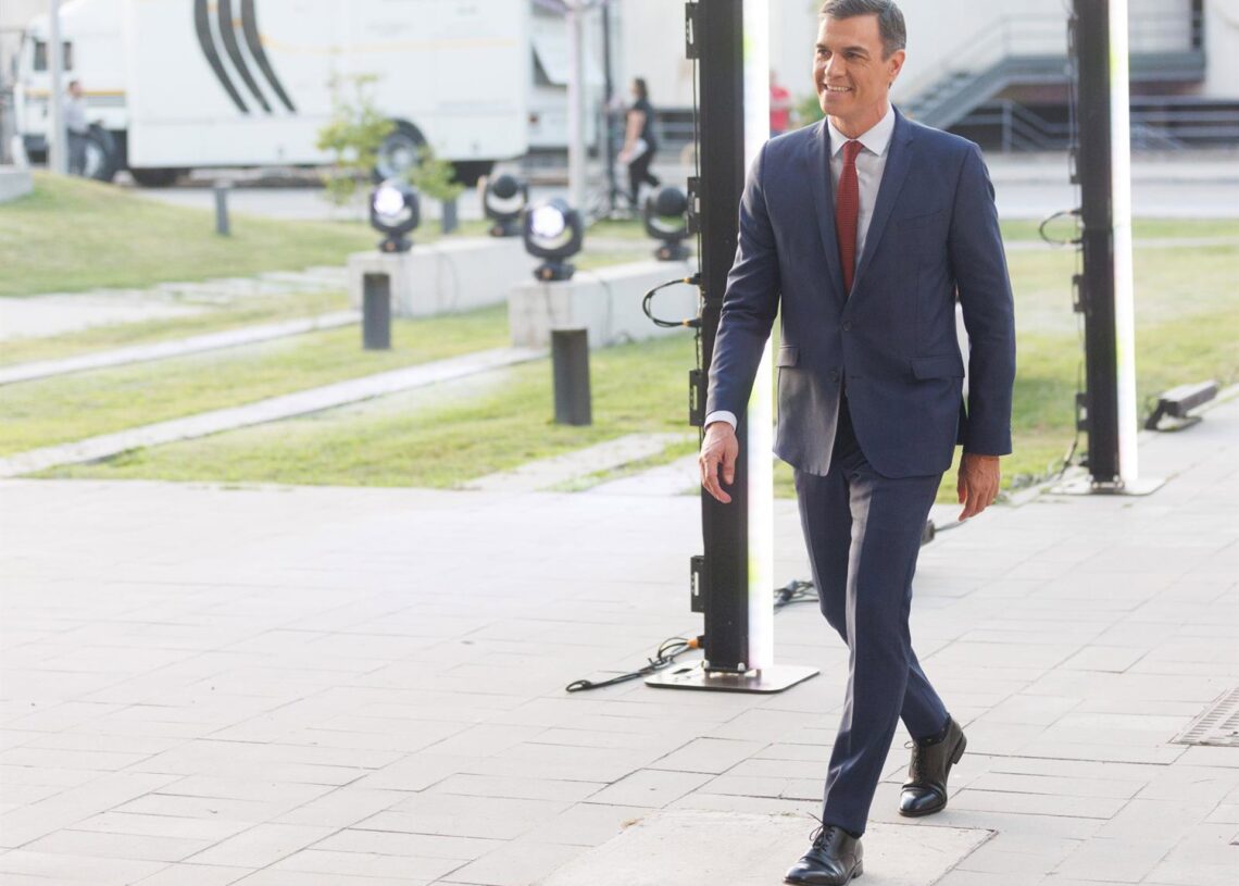 Archivo - El presidente del Gobierno y candidato a la reelección por el PSOE, Pedro Sánchez, a su llegada al debate electoral organizado por RTVE bajo el título ‘23J el debate final’, en el Estudio 6 de Prado del Rey, a 19 de julio de 2023, en Madrid (EspEduardo Parra - Europa Press - Archivo