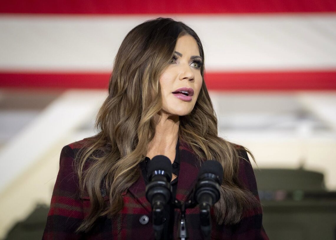 Archivo - La secretaria de Seguridad Nacional de Estados Unidos, Kristi Noem, durante un acto en octubre de 2025 (archivo)Europa Press/Contacto/Tia Dufour/Dhs - Archivo