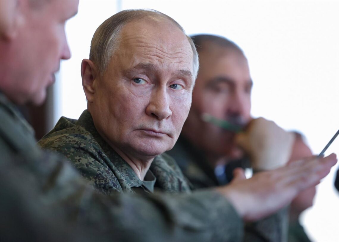 Archivo - El presidente de Rusia, Vladimir Putin, durante una reunión en septiembre de 2025 (archivo)Valery Sharifulin/TASS via ZUMA / DPA - Archivo