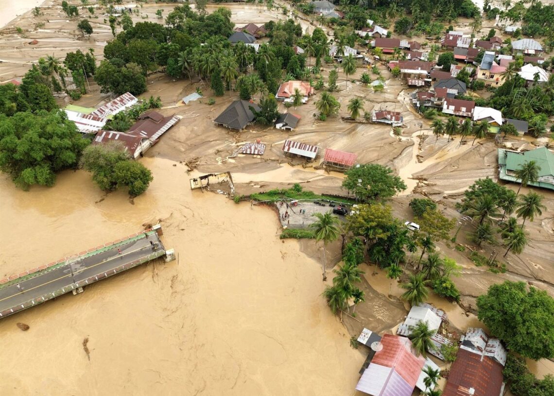 Imagen aérea de los estragos causados por las inundaciones en Indonesia.Europa Press/Contacto/Fachrul Reza