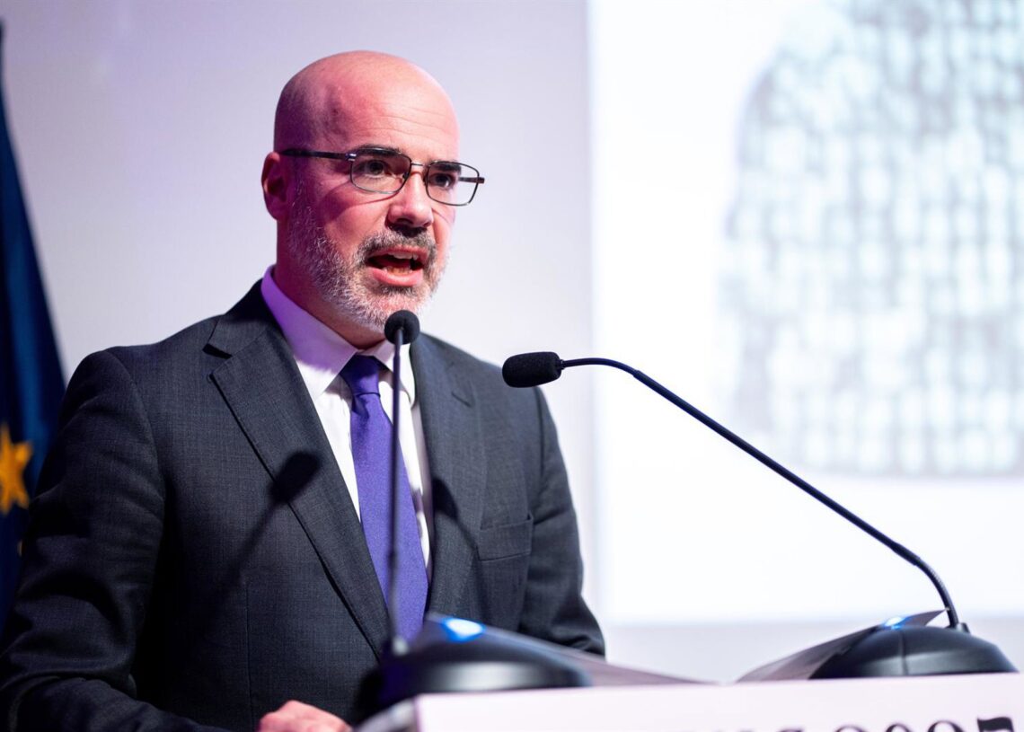 El delegado del Gobierno en la Comunidad de Madrid, Francisco Martín Aguirre, durante la gala de entrega de los Reconocimientos Meninas 2025 contra la Violencia de Género, en la Fundación Giner de los Ríos, el 24 de noviembre de 2025.Gabriel Luengas - Europa Press