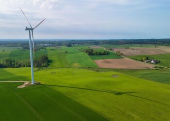 EDP suministrará energía de dos proyectos renovables a Carrefour en PoloniaEDP