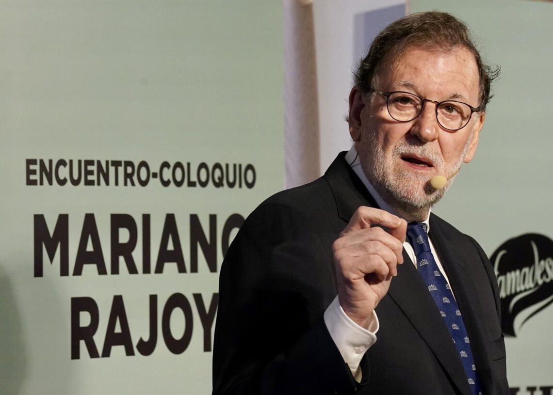 El expresidente del Gobierno, Mariano Rajoy, en la firma de su nuevo libro 'El arte de gobernar'Álex Zea - Europa Press