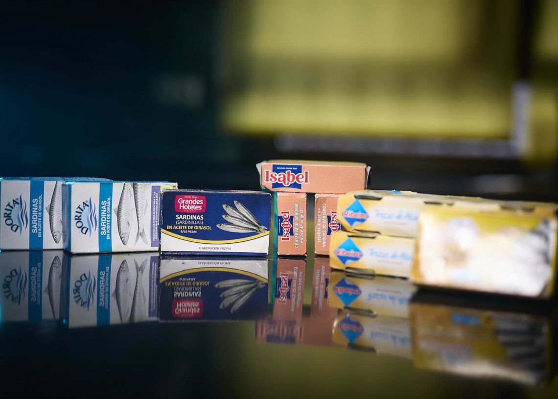 Archivo - Latas de conservas pesquerasJesús Hellín - Europa Press - Archivo