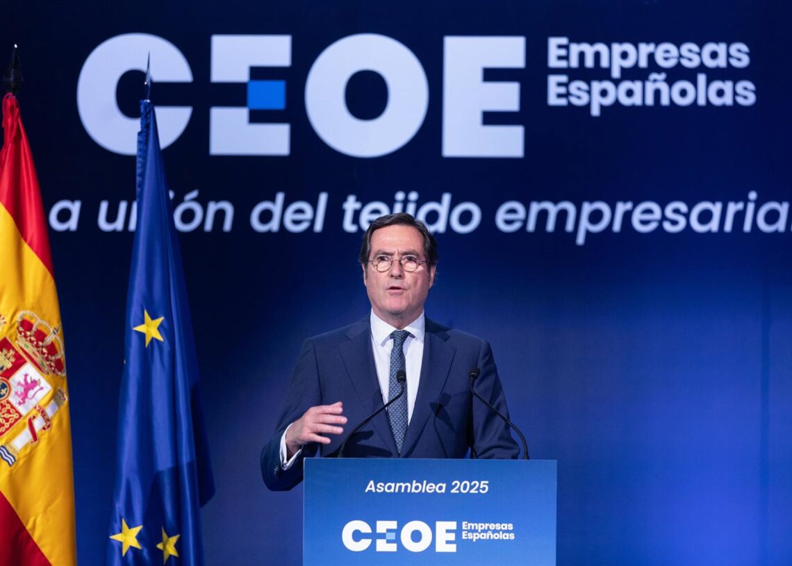 Archivo - El presidente de CEOE, Antonio Garamendi.Eduardo Parra - Europa Press - Archivo