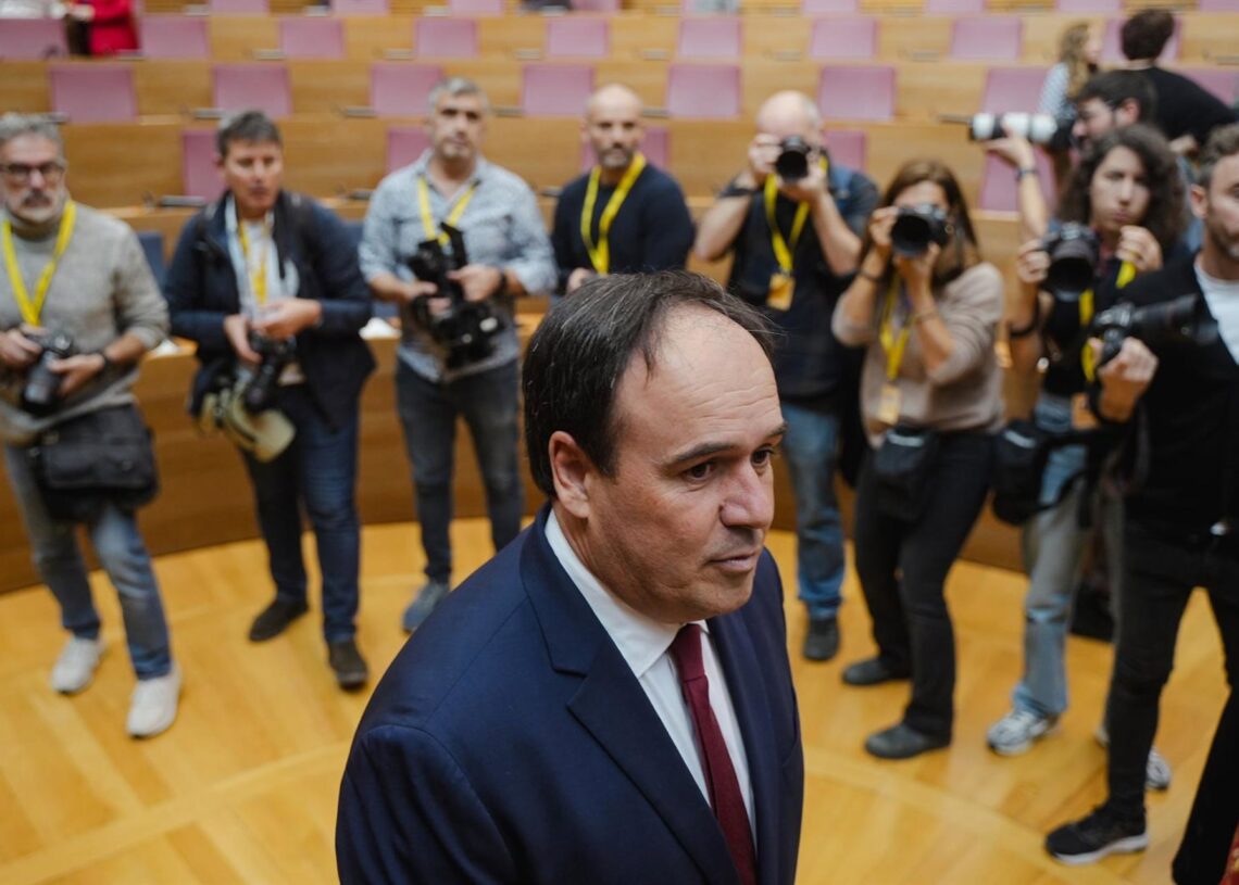 El nuevo president de la Generalitat, Juanfran Pérez Llorca, toma posesión de su cargo, en Les Corts ValencianesJorge Gil - Europa Press
