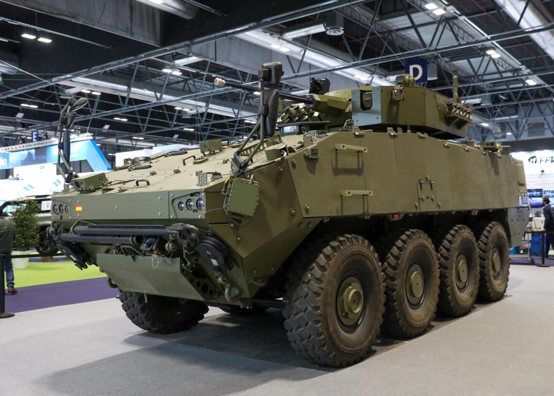 Archivo - Vehículo blindado 8x8 Dragón en la Feria Internacional de Defensa y Seguridad FEINDEF, en IFEMA, a 3 de noviembre de 2021, en Madrid, (España).Marta Fernández Jara - Europa Press - Archivo