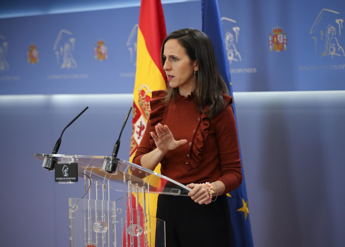 La portavoz de Podemos en el Congreso, Ione Belarra, durante una rueda de prensa en el Congreso de los Diputados, a 2 de diciembre de 2025, en Madrid (España).Alejandro Martínez Vélez - Europa Press