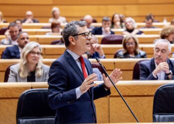 El ministro de Presidencia, Justicia y Relaciones con las Cortes, Félix Bolaños, interviene durante una sesión de control al Gobierno, en el Senado, a 18 de noviembre de 2025, en Madrid (España). Ricardo Rubio - Europa Press