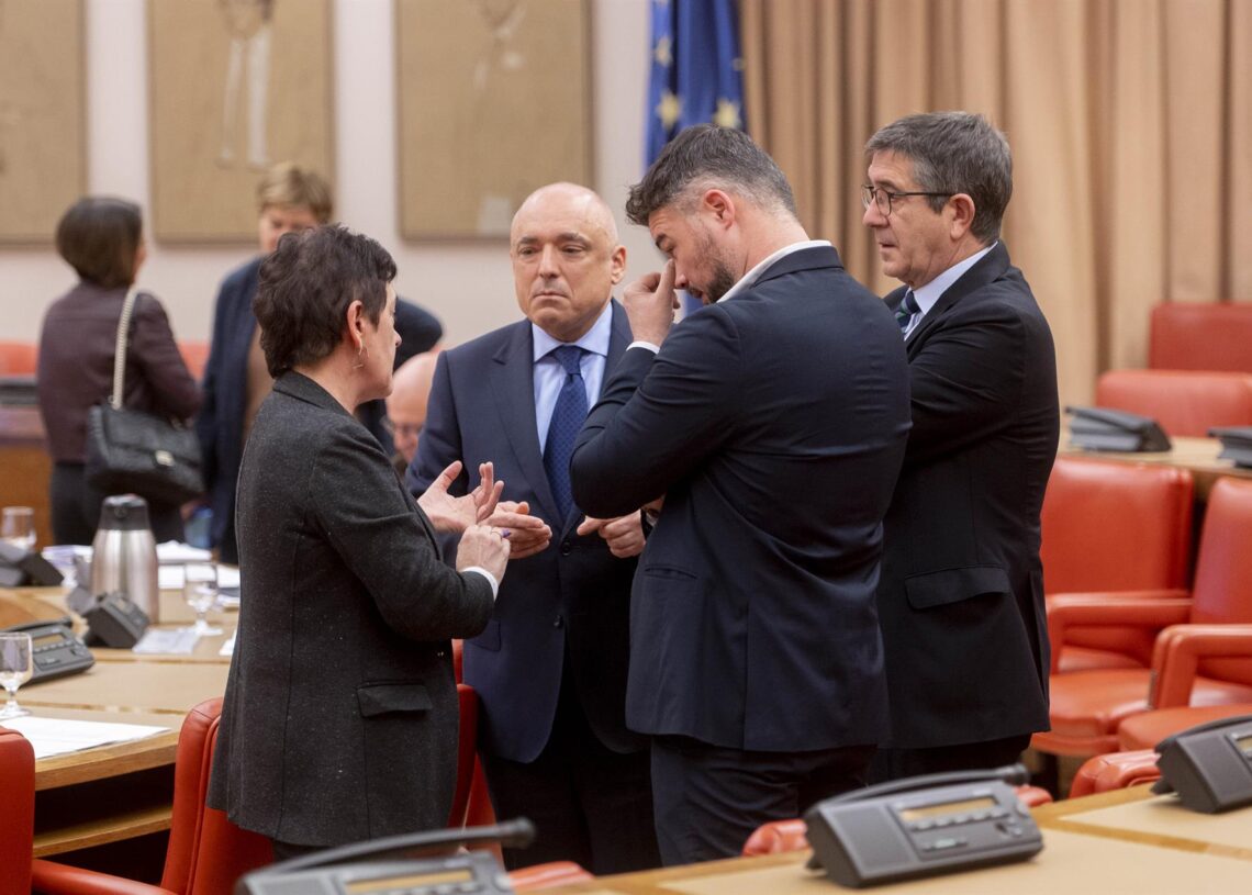 Archivo - La diputada de EH Bildu en el Congreso Mertxe Aizpurua; el secretario de Estado de Relaciones con las Cortes, Rafael Simancas; el portavoz del Grupo Socialista en el Congreso, Patxi López y el portavoz de ERCo, Gabriel RufiánAlberto Ortega - Europa Press - Archivo
