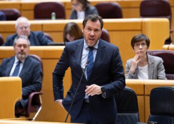 El ministro de Transportes y Movilidad Sostenible, Óscar Puente, interviene durante una sesión plenaria en el Senado, a 2 de diciembre de 2025, en MadridRicardo Rubio - Europa Press