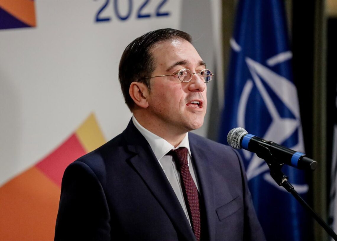 Archivo - El ministro de Asuntos Exteriores, Unión Europea y Cooperación, José Manuel Albares, ofrece declaraciones a los medios después de intervenir en el Comité de Política, en el hotel Meliá Castilla, a 19 de noviembre de 2022, en Madrid (España). Carlos Luján - Europa Press - Archivo