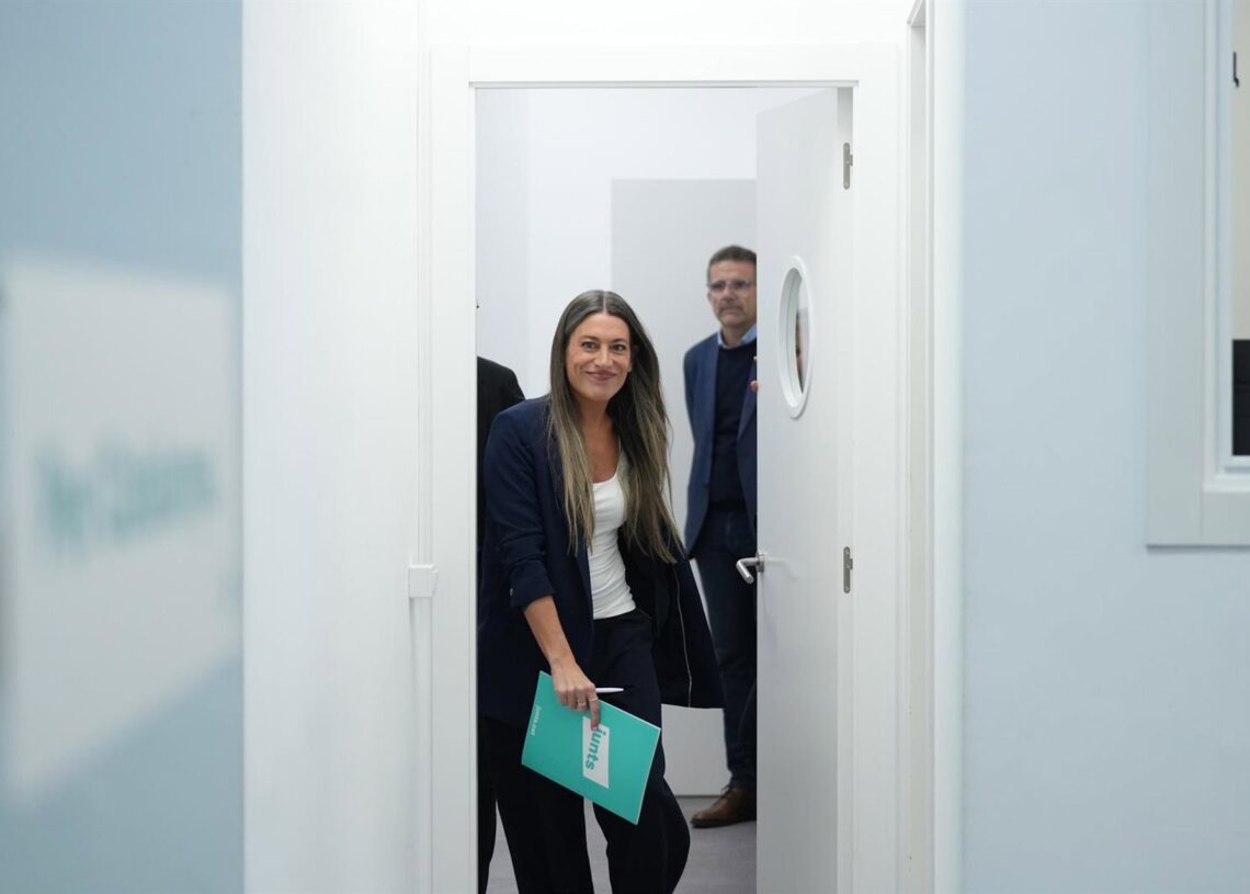 La portavoz de Junts en el Congreso, Miriam Nogueras, antes de la rueda de prensa de este miércolesDAVID ZORRAKINO - EUROPA PRESS