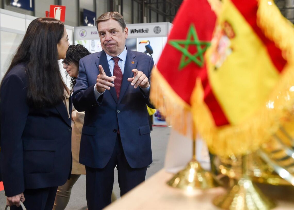 Archivo - La embajadora de Marruecos en España, Karima Benyaich y el ministro de Agricultura, Pesca y Alimentación, Luis Planas, visitan el Salón Gourmets, en Ifema Madrid,Gustavo Valiente - Europa Press - Archivo