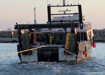 Barco arrastrero en el MediterráneoCEPESCA