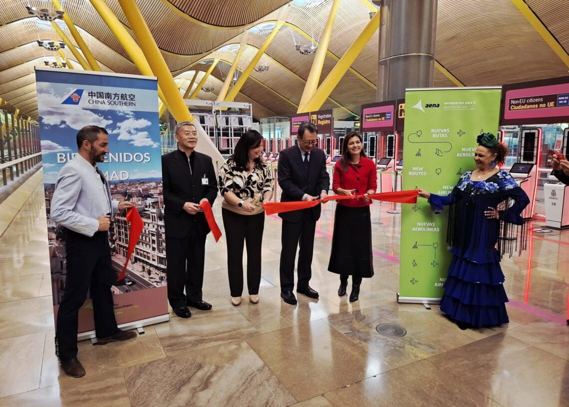 El aeropuerto de Barajas vuela ya a 14 destinos de Asia con una nueva ruta de China Southern a Guangzhou (China).AENA