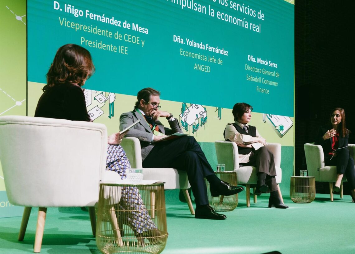 Mesa redonda de la jornada ‘Tu financiación responsable – La industria del crédito al consumo como motor de economía real, progreso y bienestar’, organizada por Asnef, a 3 de diciembre de 2025 en Madrid (España).ASNEF