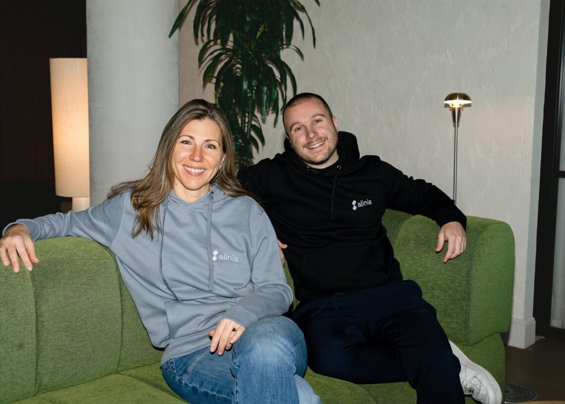 Ariadna Font Llitjós, Cofundadora y CEO de Alinia, y Carlos Muñoz Ferrandis, Cofundador y COO.ALINIA