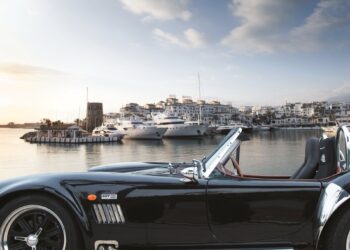 Archivo - Coche de lujo en Puerto Banús, en Marbella.EUROPA PRESS/DIPUTACIÓN DE MÁLAGA/JOSÉ LUIS HIDALG