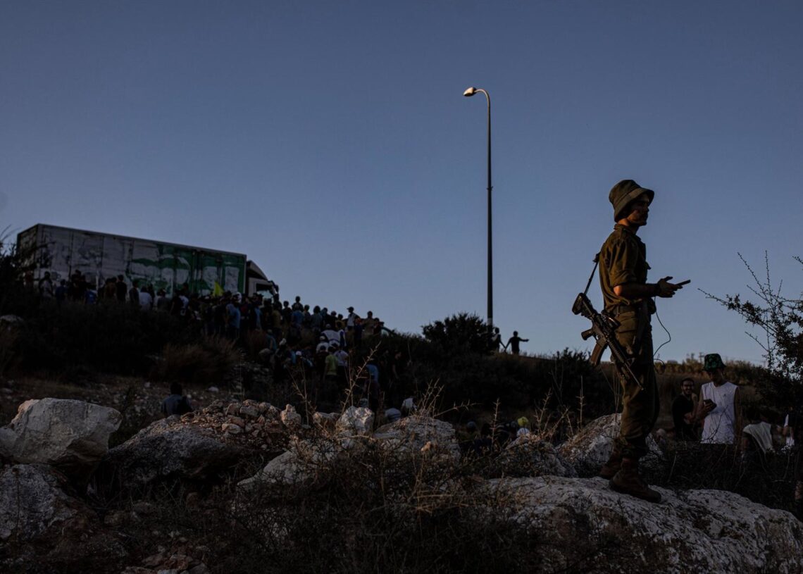 Archivo - Colonos erigiendo un campamento en una zona militar cerrada cerca del asentamiento de Barkan, en Cisjordania (archivo)Ilia Yefimovich/dpa - Archivo