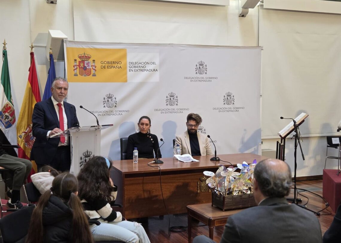 El ministro de Política Territorial y Memoria Democrática, Ángel Víctor Torres,participa en el acto del aniversario de la Constitución en la Delegación del Gobierno de ExtremaduraEUROPA PRESS
