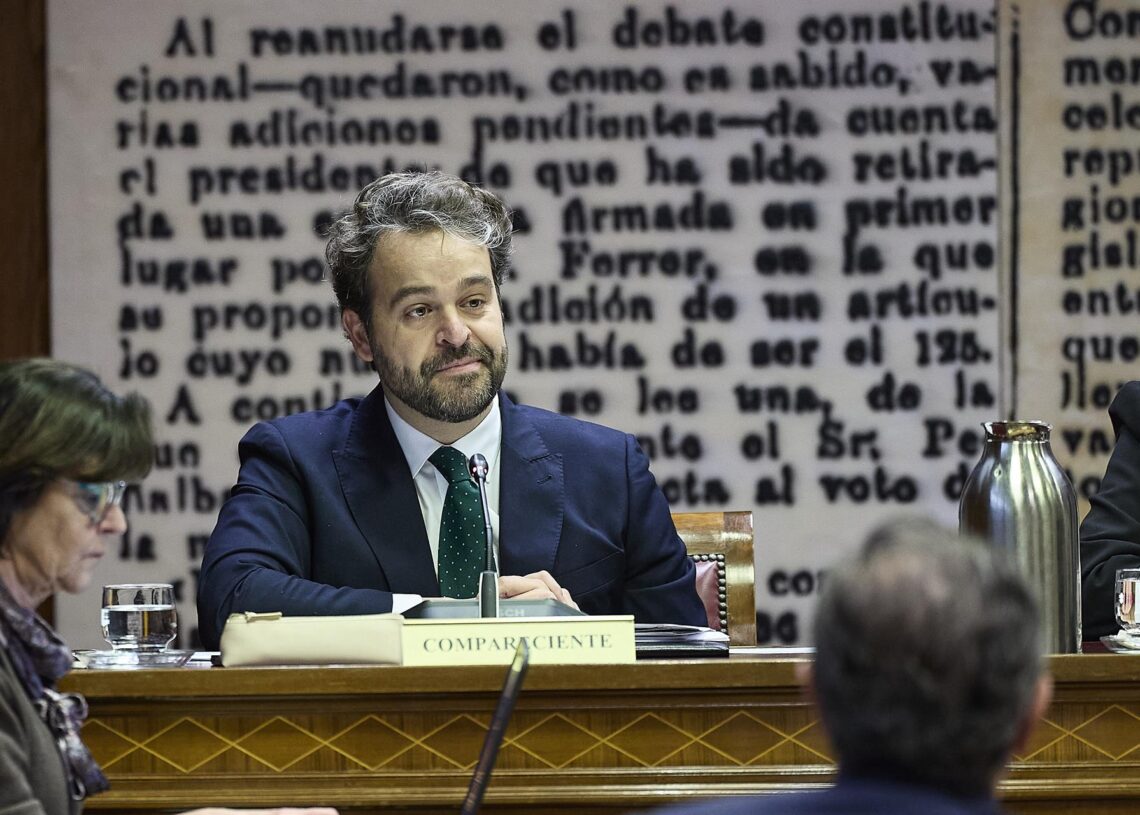El secretario de Política Municipal y adjunto a la Secretaría de Organización del PSOE, Juanfran Serrano, en la comisión de investigación del Senado sobre el 'caso Koldo'.JESUS HELLIN/EUROPA PRESS