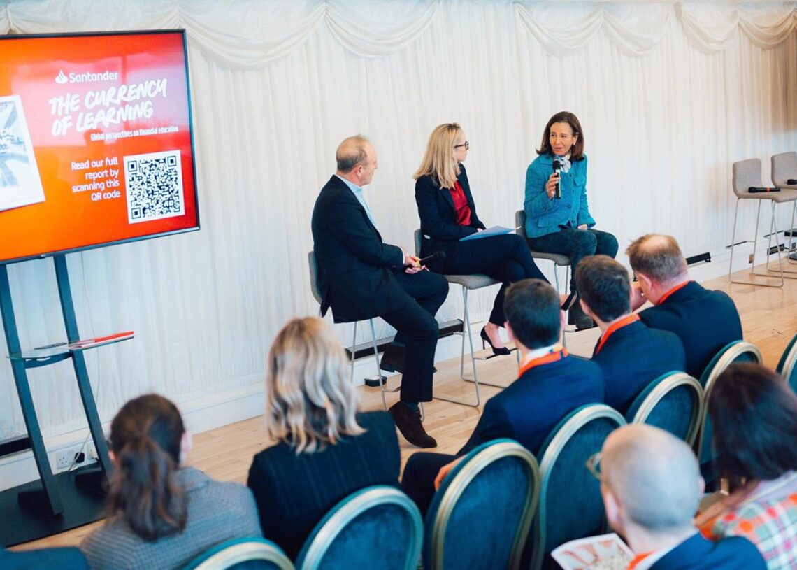 Presentación del informe en el Parlamento británico.BANCO SANTANDER