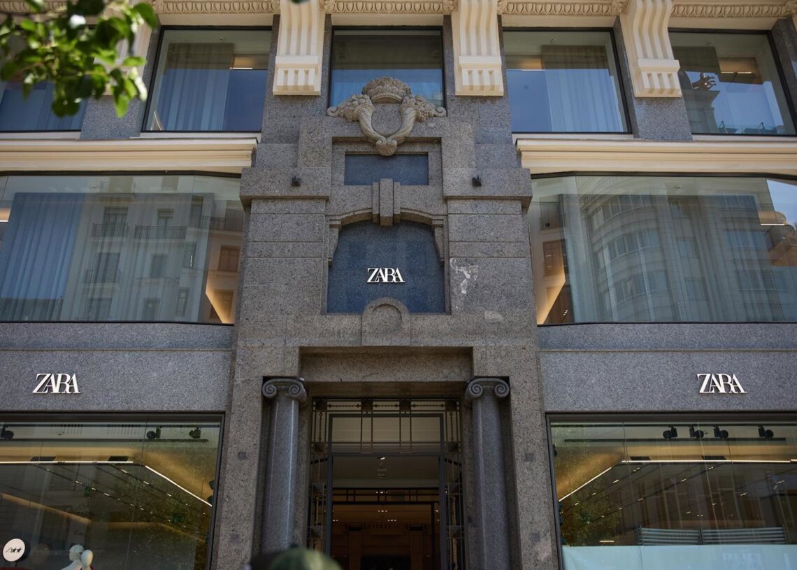 Archivo - Entrada a la tienda de Zara, a 5 de junio de 2024, en Madrid (España).Jesús Hellín - Europa Press - Archivo