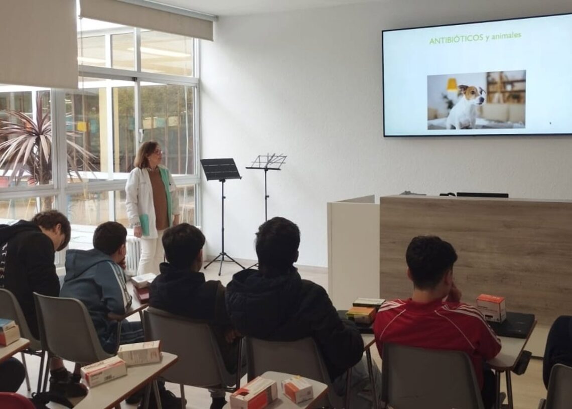 SEFAC forma a casi 9.000 adolescentes en el correcto uso de los medicamentos y las resistencias antimicrobianasSEFAC