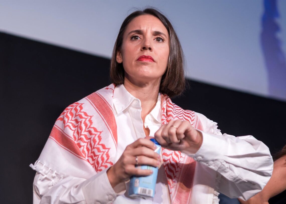 Archivo - La eurodiputada de Podemos, Irene Montero, durante una intervención en la  Universidad de Otoño de Podemos en el Palacio de la Prensa de Callao, a 19 de octubre de 2025, en Madrid (España). Diego Radamés - Europa Press - Archivo
