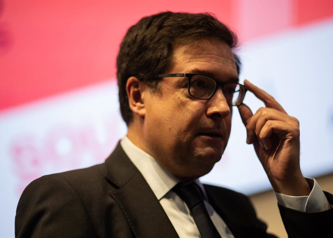 Archivo - El ministro para la Transformación Digital y de la Función Pública, Óscar López, clausura una jornada sobre competitividad e innovación, en el campus Google for Startups, a 4 de octubre de 2024, en Madrid (España). La jornada, organizada por SouAlejandro Martínez Vélez - Europa Press - Archivo