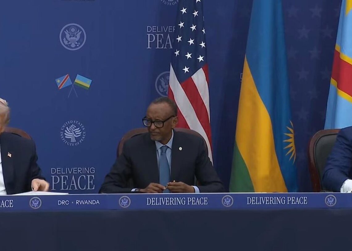 El presidente de EEUU, Donald Trump, acoge a sus homólogos congoleño y ruandés, Félix Tshisekedi y Paul Kagame, respectivamente, para firmar los 'Acuerdos de Washington'CASA BLANCA