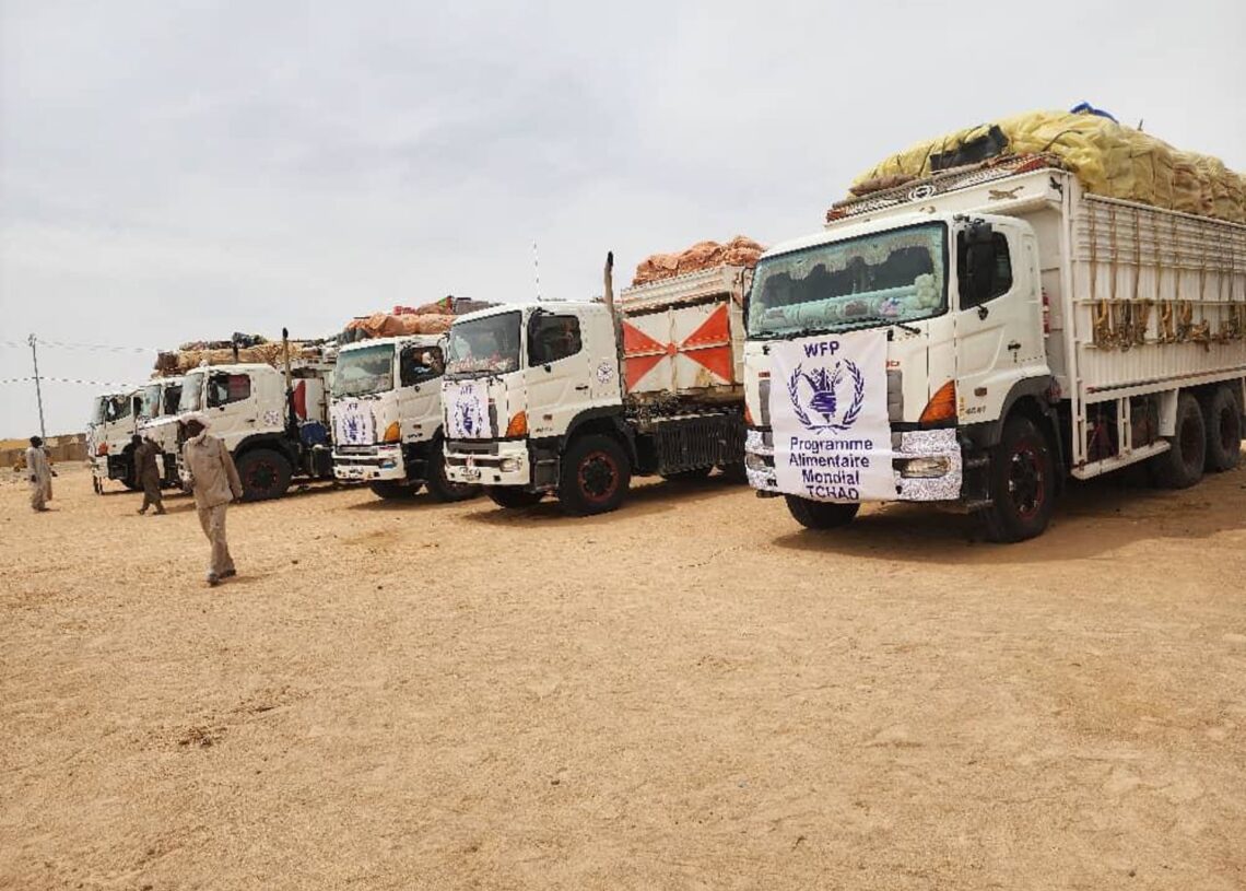 Archivo - Un convoy de ayuda de Naciones Unidas con destino a Darfur NortePROGRAMA MUNDIAL DE ALIMENTOS DE LA ONU - Archivo