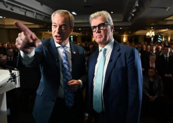 Nigel Farage (I) y Malcolm OffordREFORM UK / X