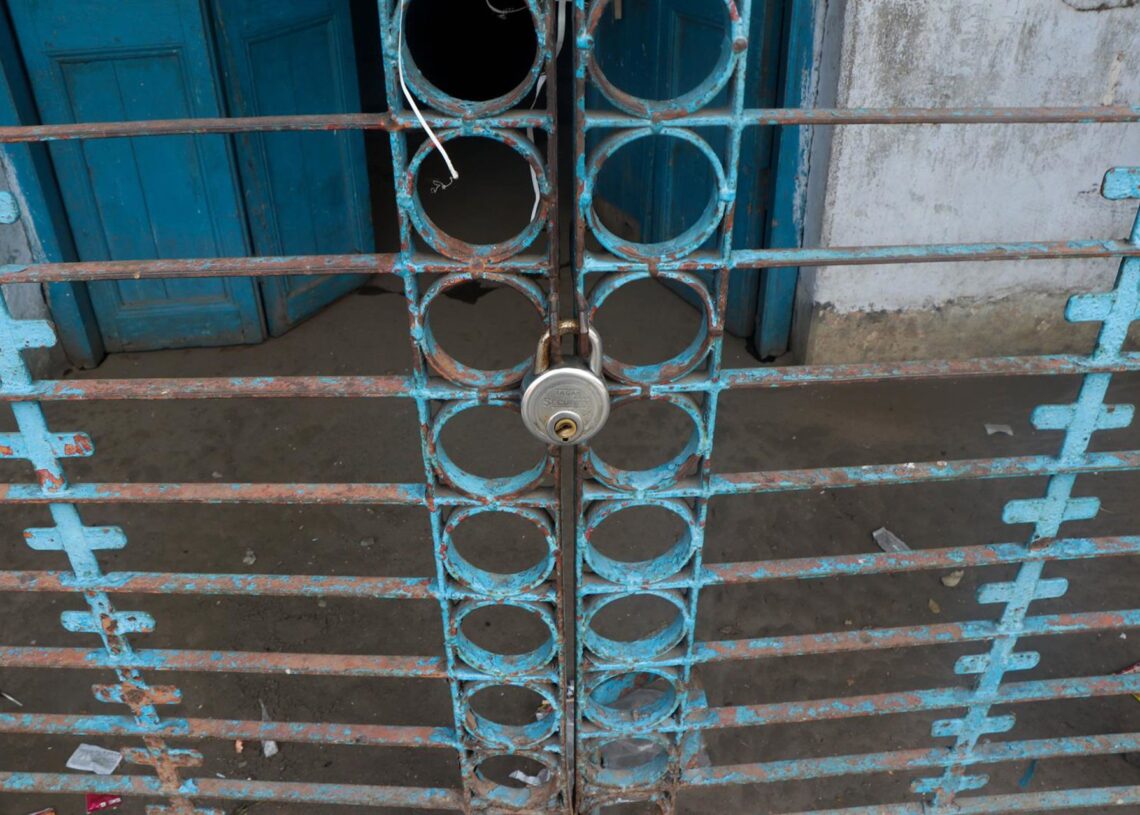 Archivo - Un local de ocio cerrado en India (archivo)Europa Press/Contacto/Debalina Bhatta - Archivo