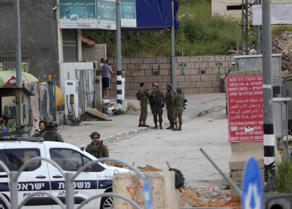 Archivo - Militares israelíes en Hebrón, CisjordaniaMamoun Wazwaz/APA Images via ZUM / DPA - Archivo