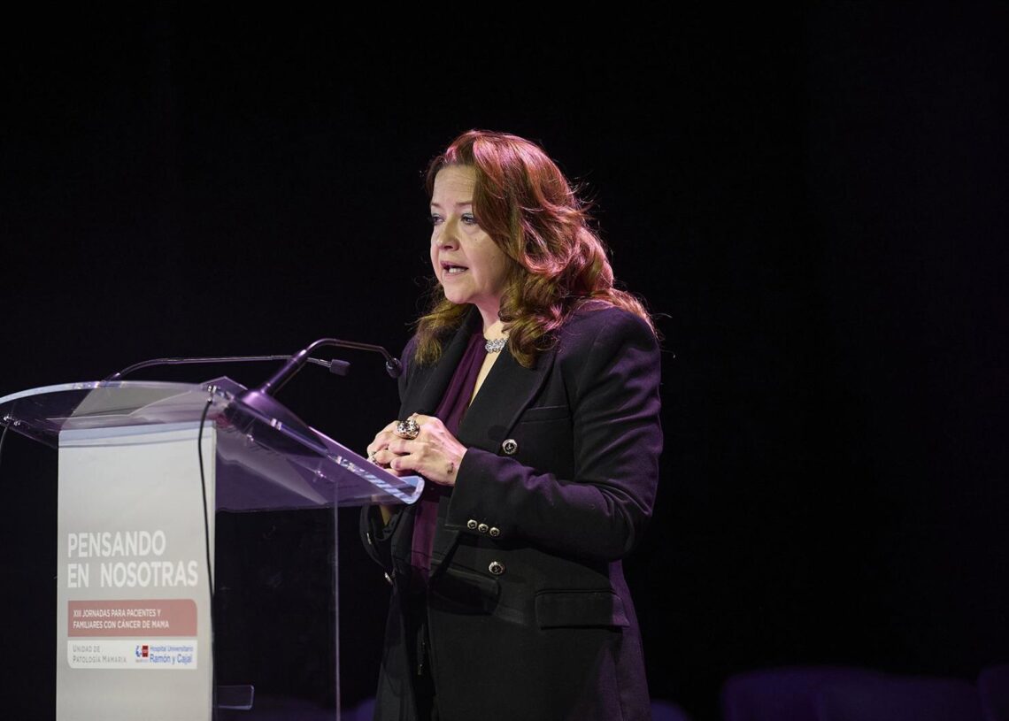 Archivo - La consejera de Sanidad de la Comunidad de Madrid, Fátima Matute, interviene durante la inauguración de la XIII edición de las Jornadas para Pacientes y Familiares con Cáncer de MamaJesús Hellín - Europa Press - Archivo
