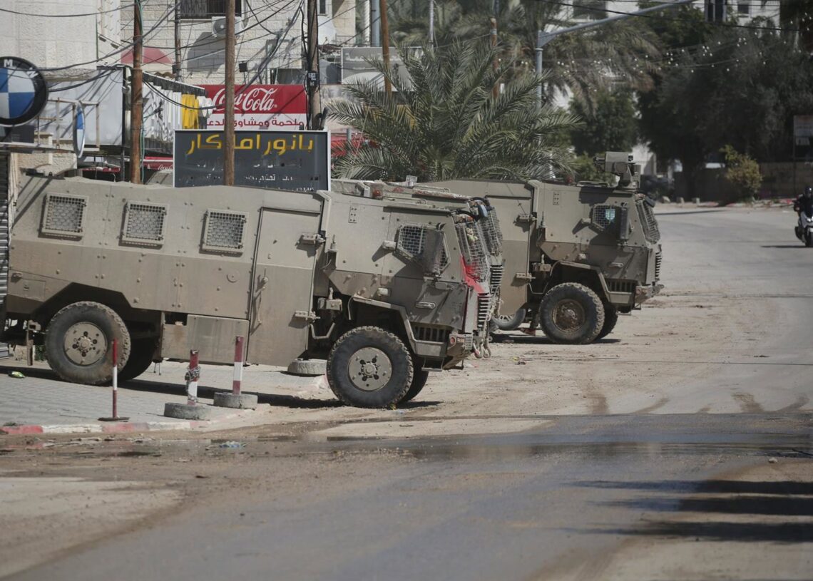 Archivo - Imagen de archivo de vehículos del Ejército de Israel en Cisjordania.Mohammed Nasser/APA Images via Z / DPA - Archivo