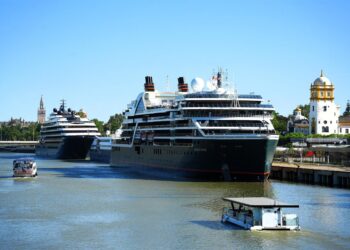 Archivo - Cruceros en un PuertoAUTORIDAD PORTUARIA DE SEVILLA - Archivo