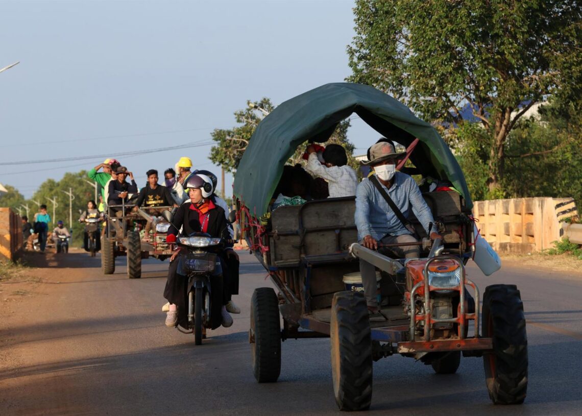 Civiles camboyanos escapan de los enfrentamientos transfronterizos con Tailandia Europa Press/Contacto/Agence Kampuchea Presse