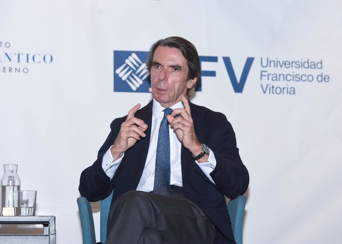 Archivo - El expresidente del Gobierno José María Aznar, inaugura el Master 'Online' de Acción Política, a 7 de noviembre de 2025, en Madrid (España). El máster está impartido por la Universidad Francisco de Vitoria.Gustavo Valiente - Europa Press - Archivo